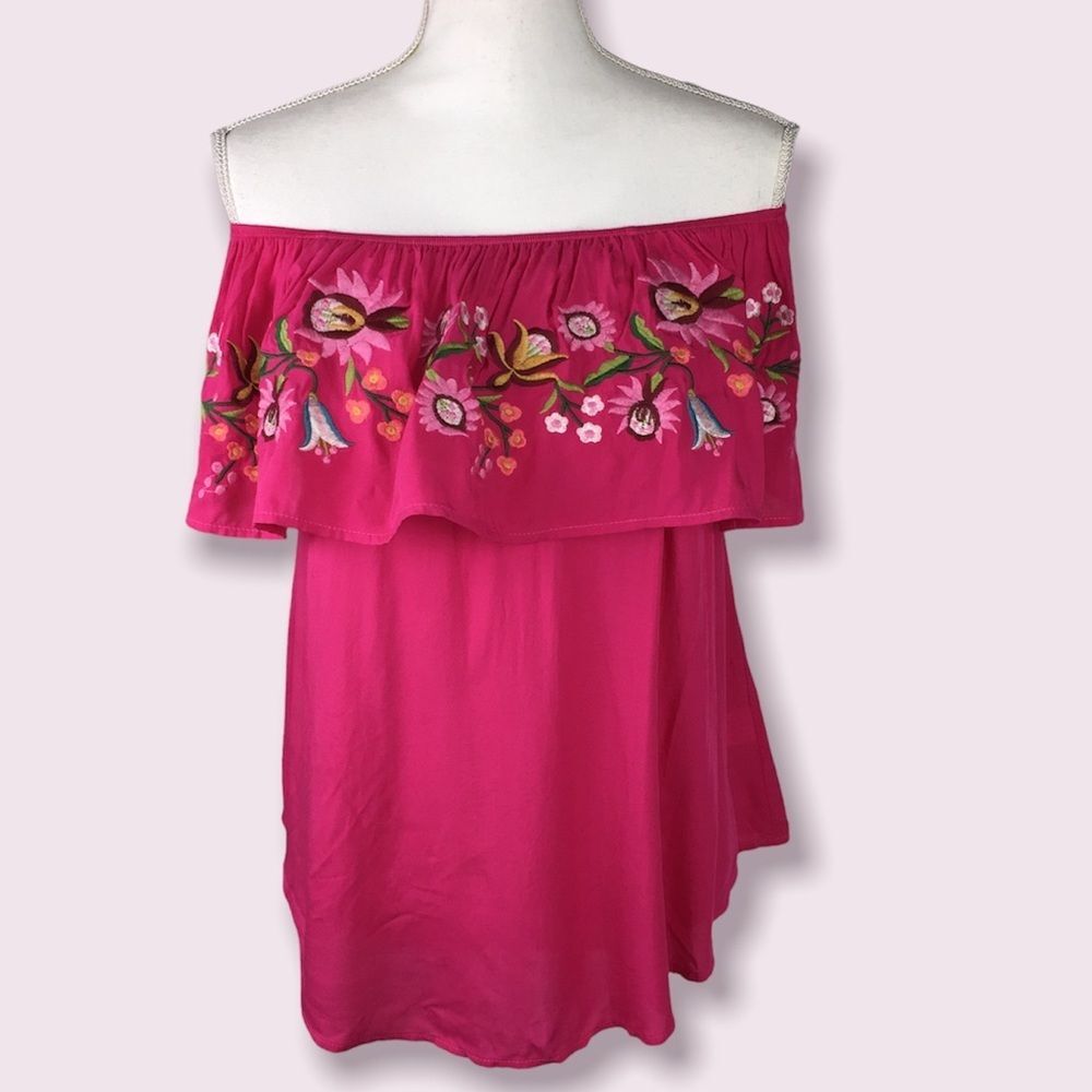NWT On or Off Shoulder Pink Floral Embroidered Blouse Festive Lightweight